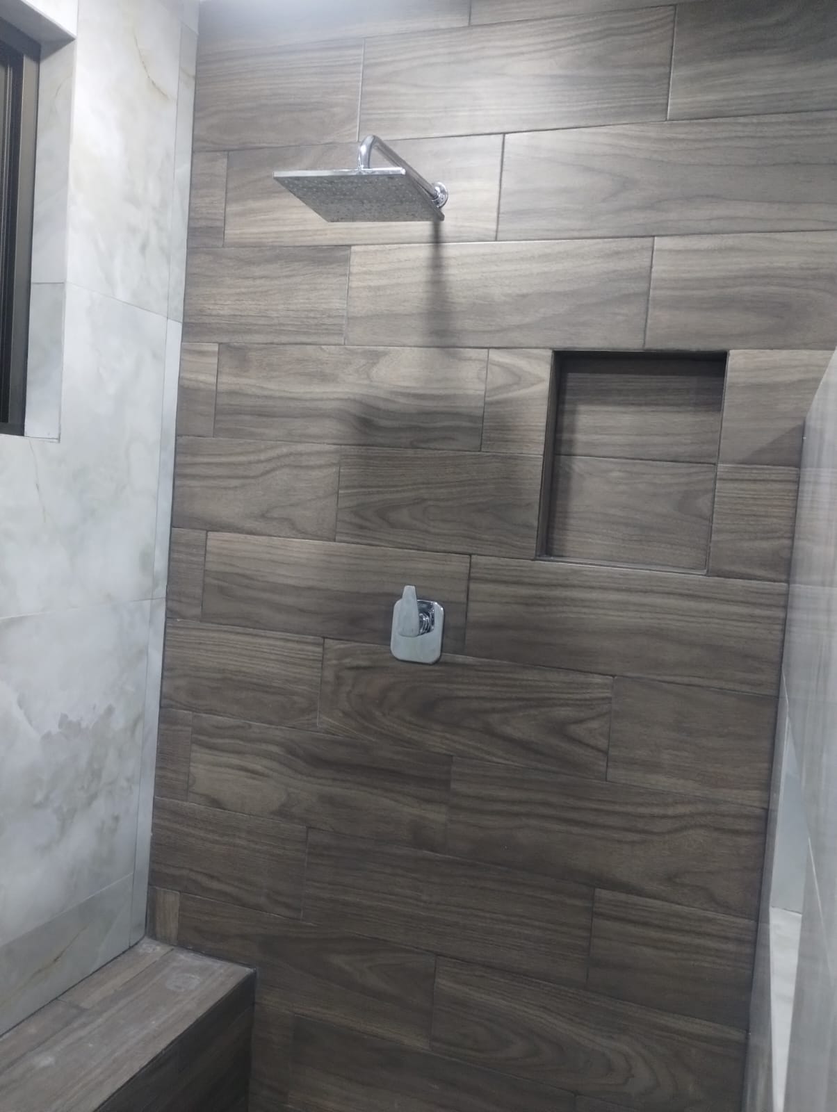 Acabado de baño con recubrimiento